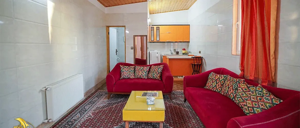 The warm and welcoming atmosphere of the Rasti Hotel lobby.