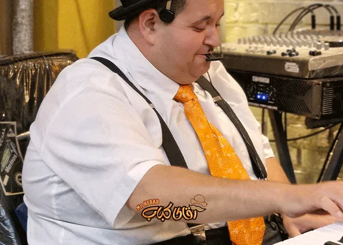 Live music performance at Mr. Kebab Restaurant